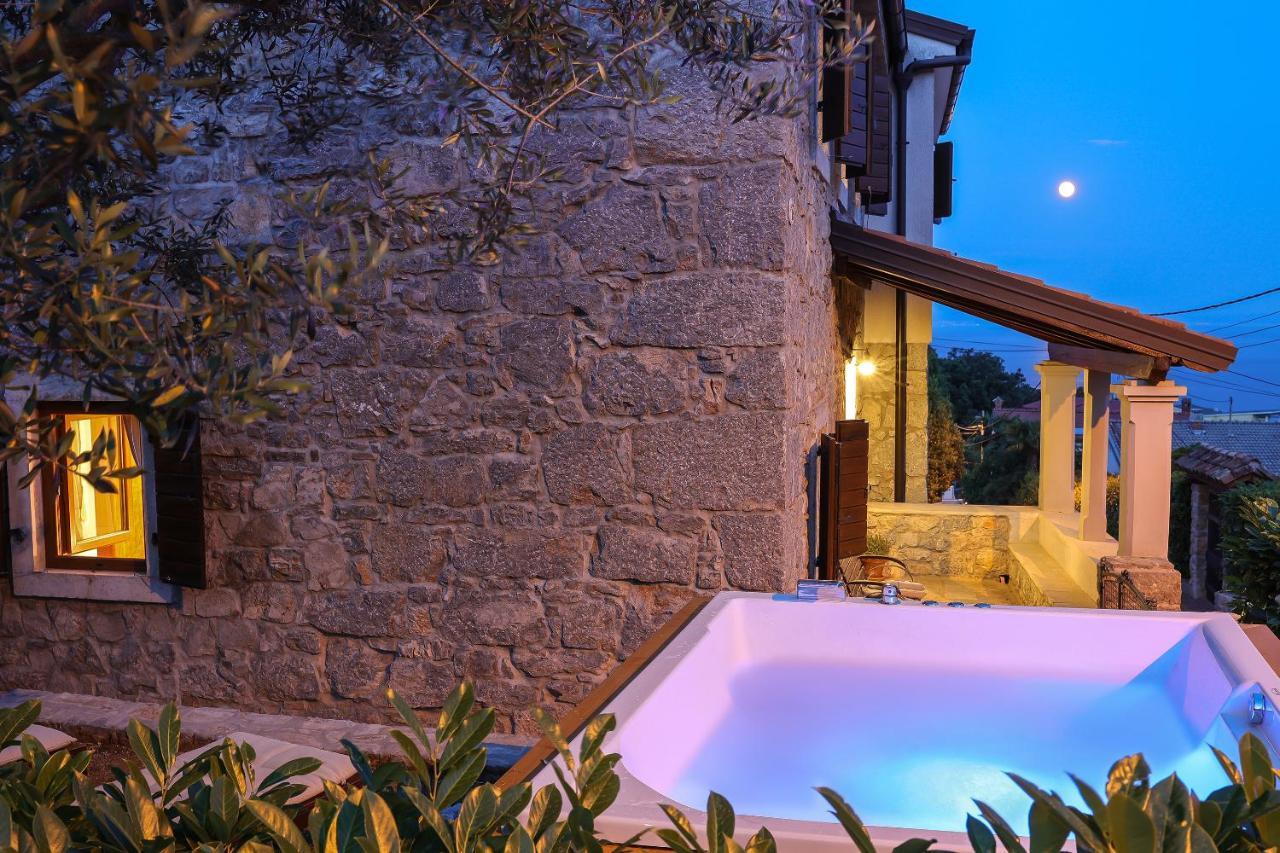 Villa Fani With Jacuzzi Ičići Extérieur photo